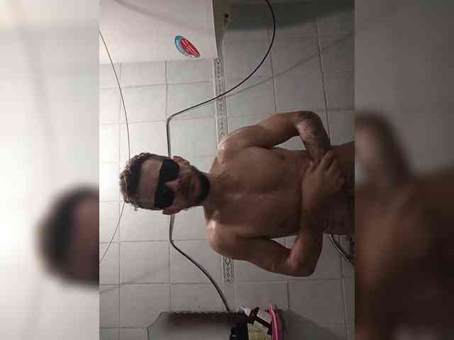 7733Alex7733