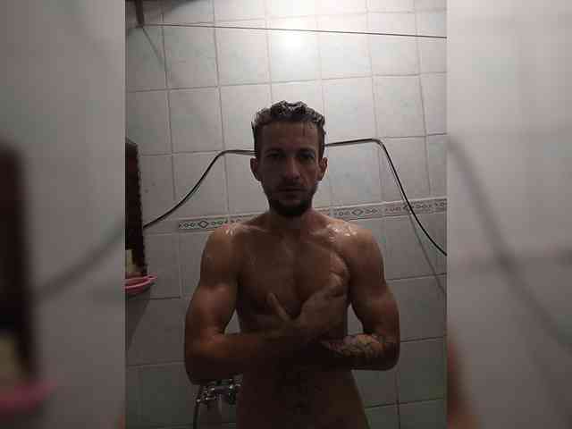 7733Alex7733