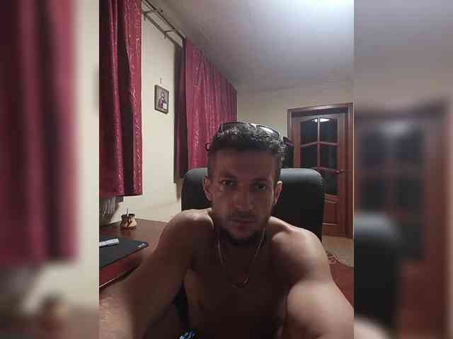 7733Alex7733