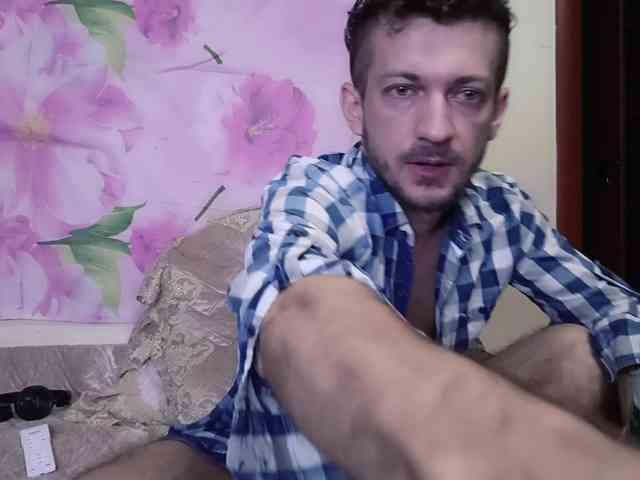 7733Alex7733