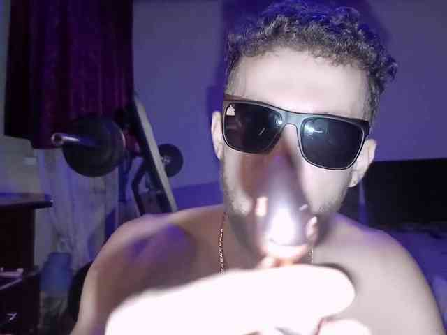 7733Alex7733