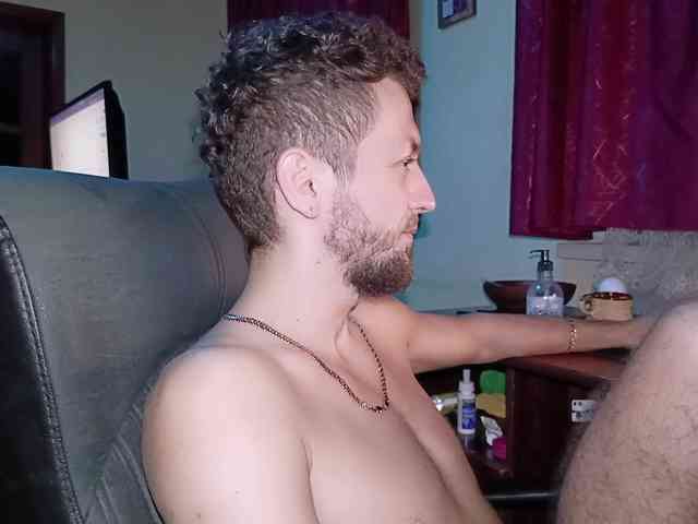 7733Alex7733