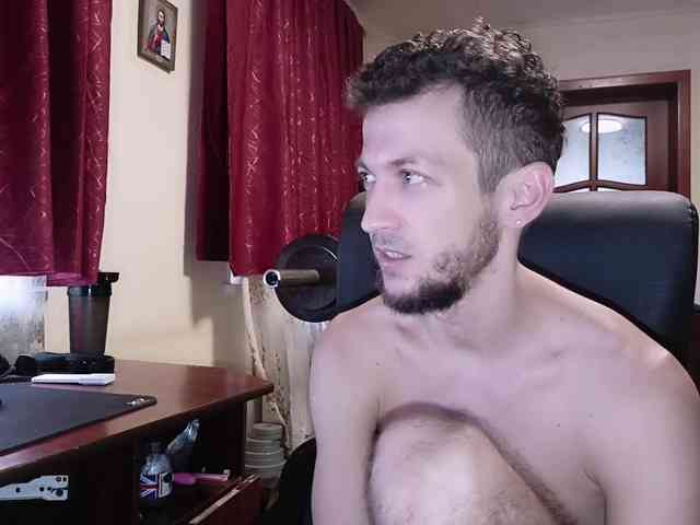 7733Alex7733