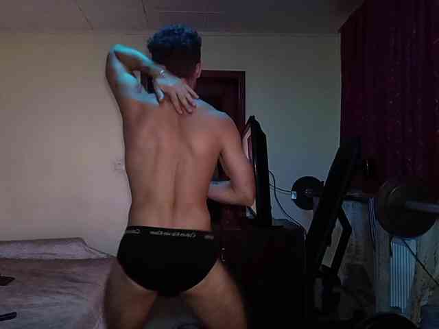 7733Alex7733