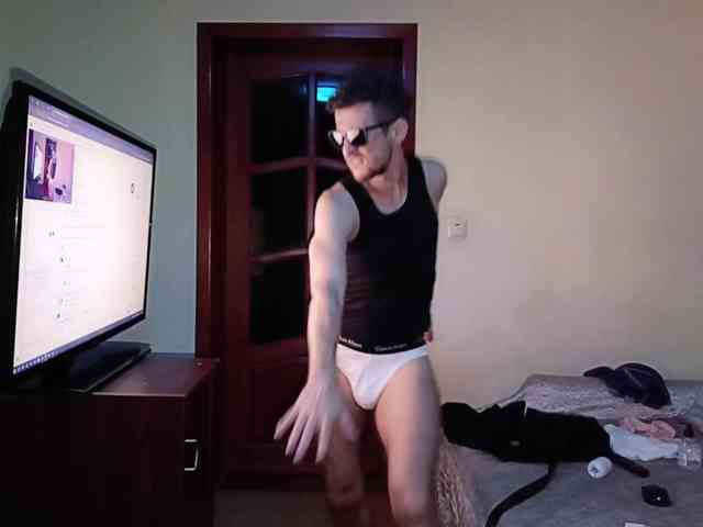 7733Alex7733