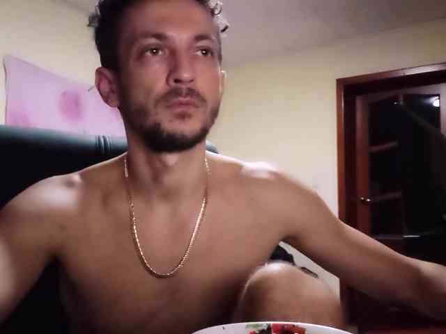7733Alex7733
