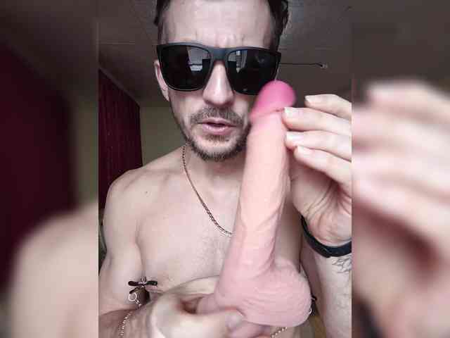 7733Alex7733