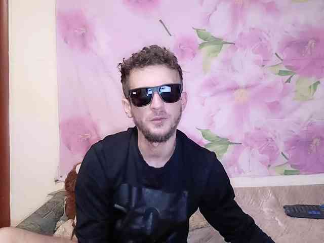 7733Alex7733