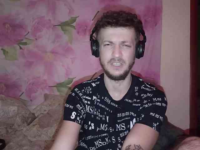 7733Alex7733