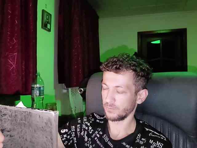7733Alex7733