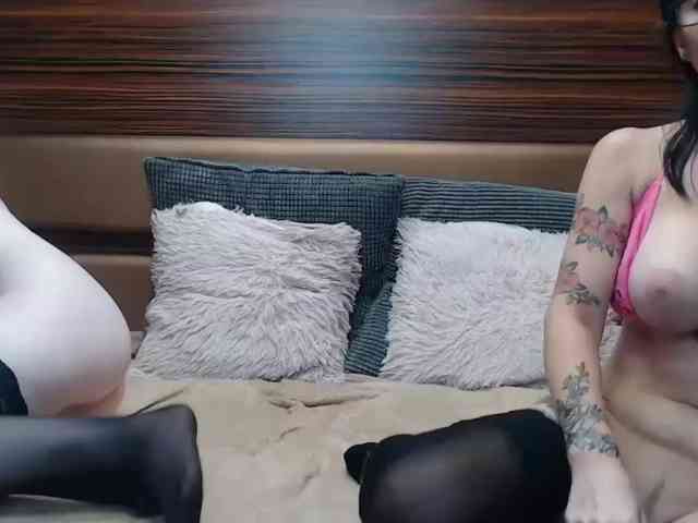 Wearedesires Live Webcam on BongaCams