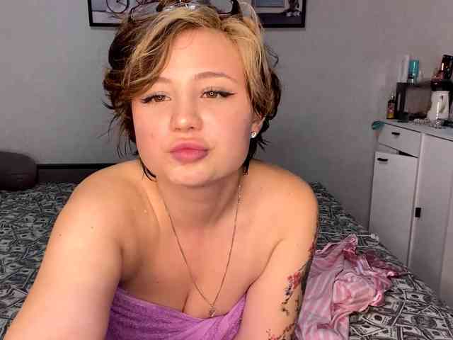 DomoniqueEdnie webcam