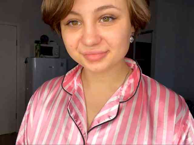 DomoniqueEdnie webcam