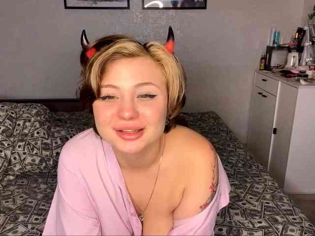 DomoniqueEdnie webcam