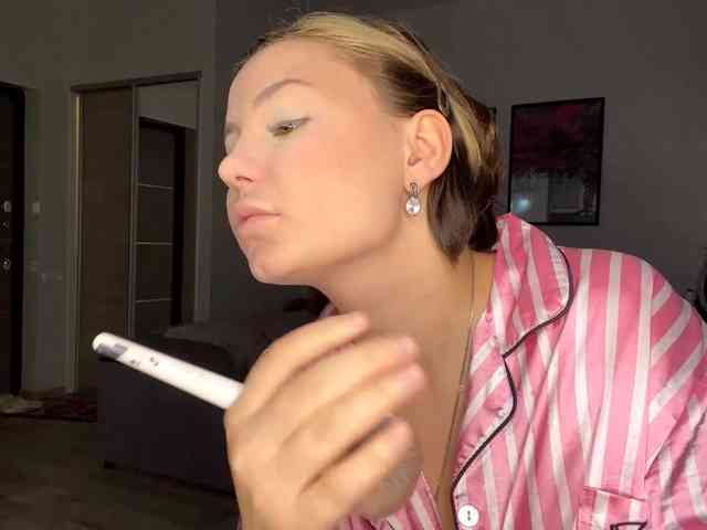 DomoniqueEdnie webcam