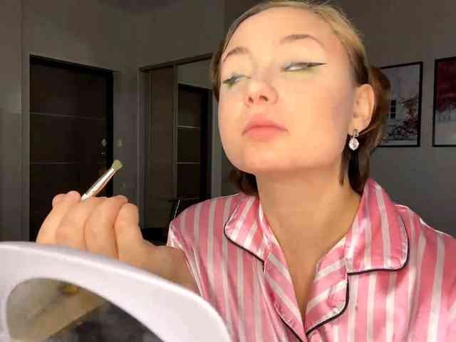 DomoniqueEdnie webcam