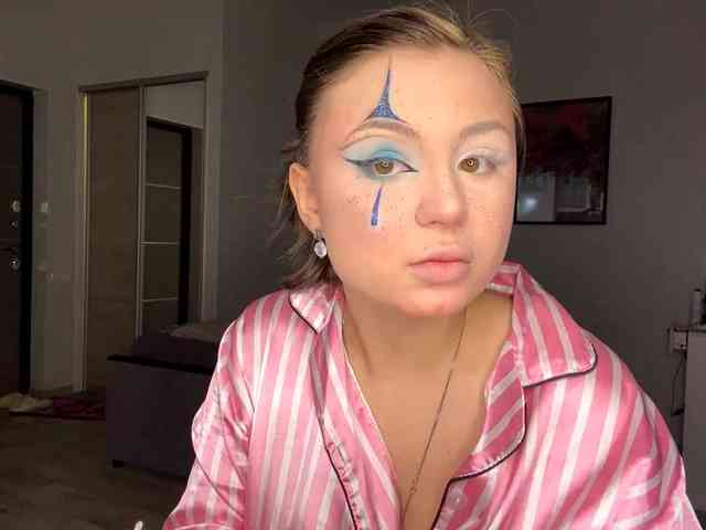 DomoniqueEdnie webcam