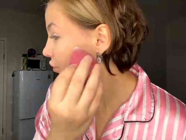 DomoniqueEdnie webcam