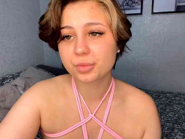 DomoniqueEdnie webcam