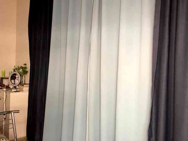 DomoniqueEdnie webcam