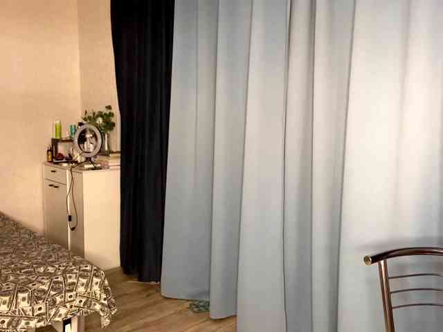 DomoniqueEdnie webcam