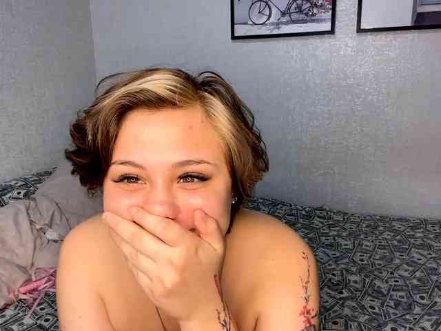 DomoniqueEdnie webcam