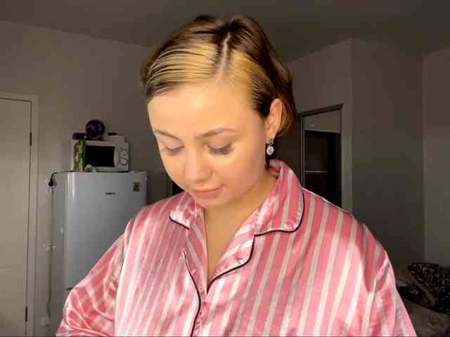 DomoniqueEdnie webcam