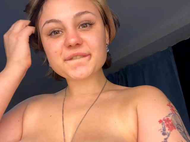 DomoniqueEdnie webcam