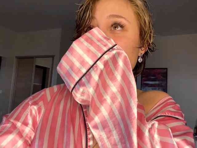 DomoniqueEdnie webcam