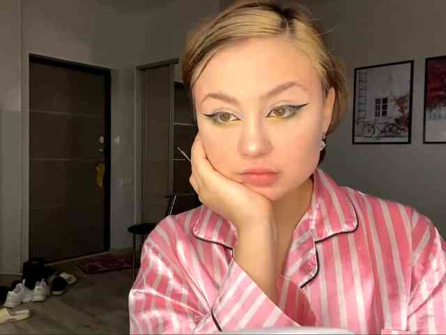 DomoniqueEdnie webcam