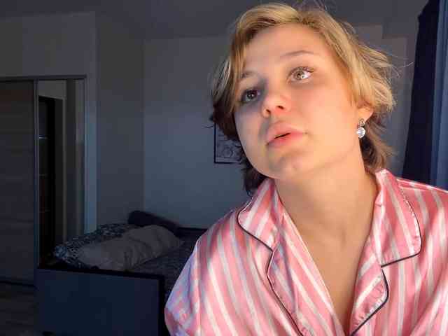 DomoniqueEdnie webcam