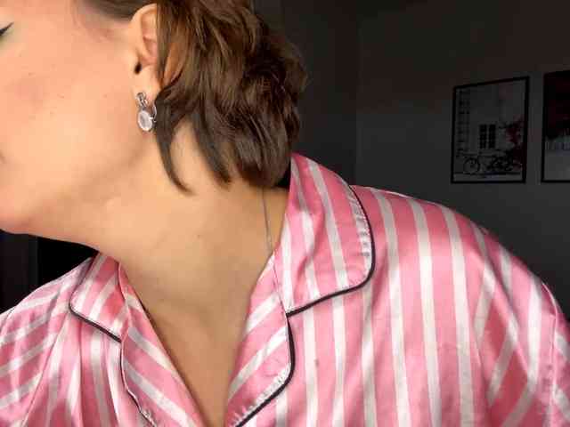 DomoniqueEdnie webcam