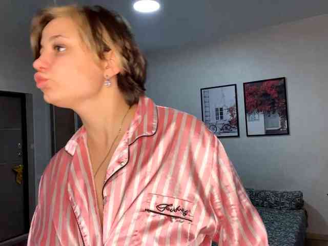 DomoniqueEdnie webcam