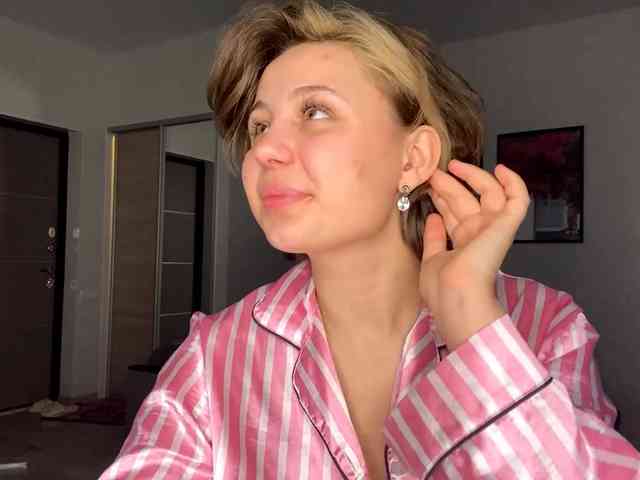 DomoniqueEdnie webcam