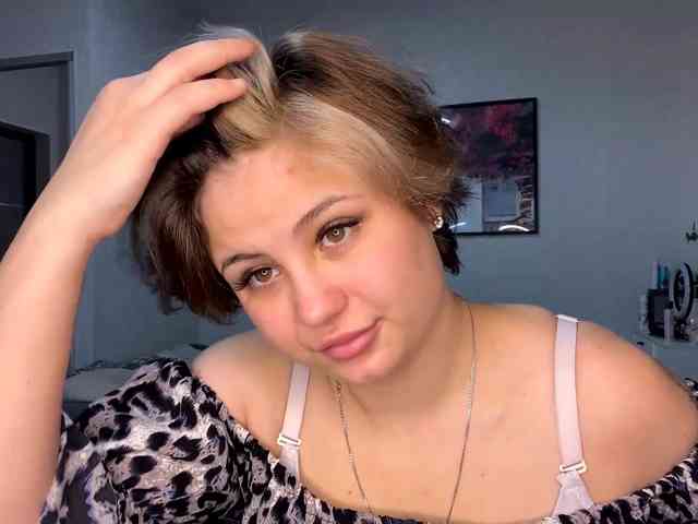DomoniqueEdnie webcam