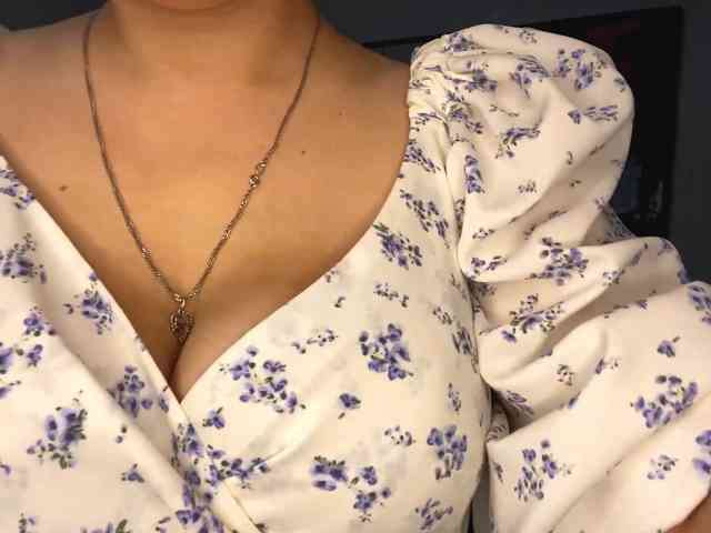 DomoniqueEdnie webcam