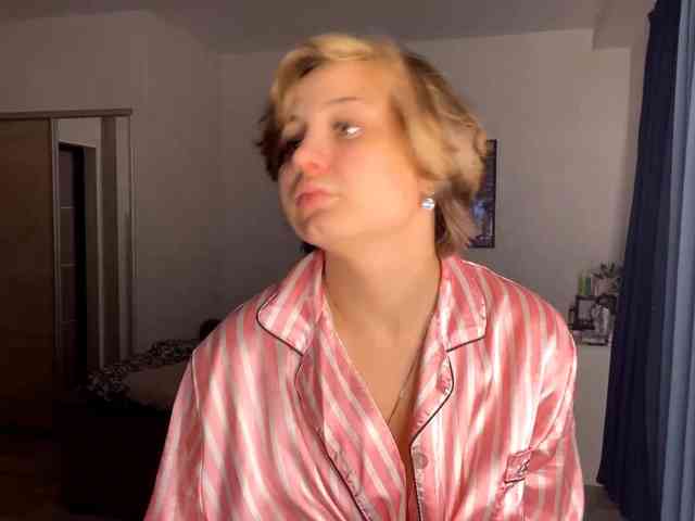 DomoniqueEdnie webcam