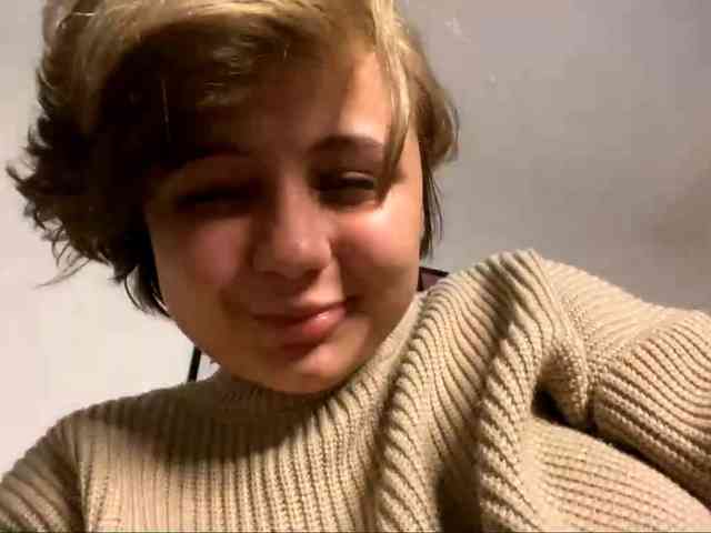 DomoniqueEdnie webcam