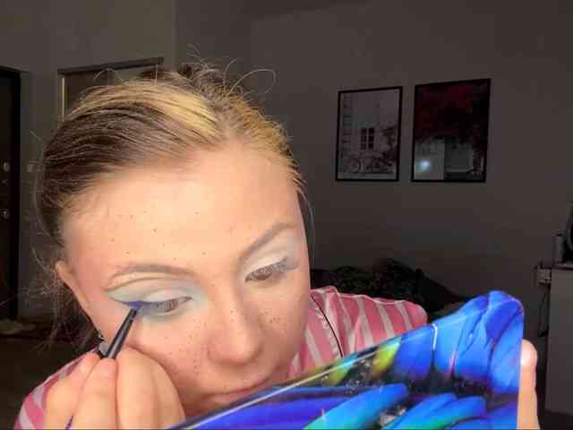 DomoniqueEdnie webcam