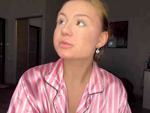 DomoniqueEdnie webcam