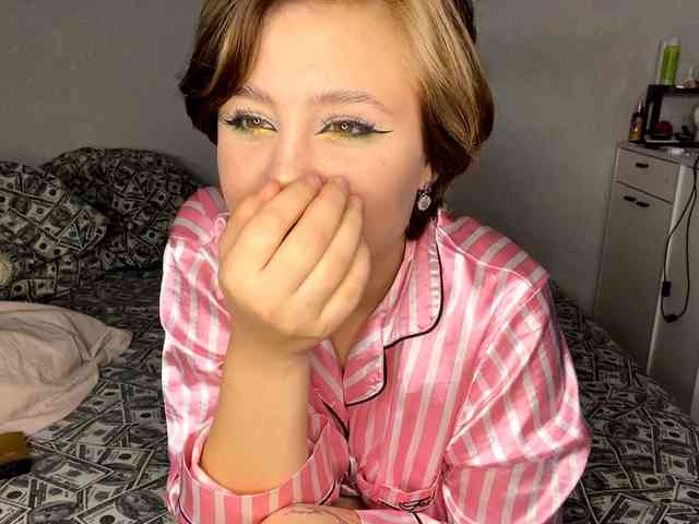 DomoniqueEdnie webcam