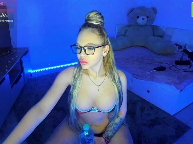 DaisyAbby03 live cam profile