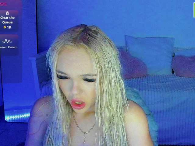 DaisyAbby03's BongaCams show and profile