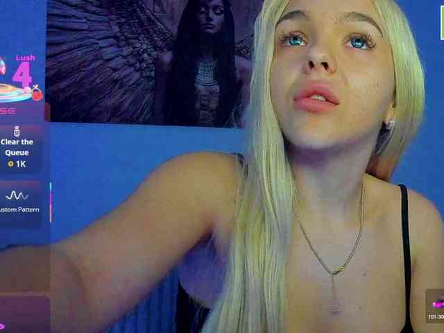 DaisyAbby03 webcam