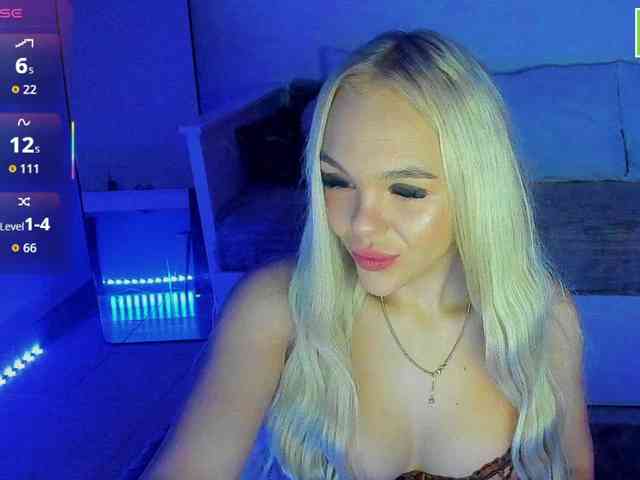 DaisyAbby03 webcam