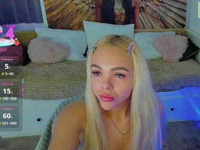 DaisyAbby03 webcam