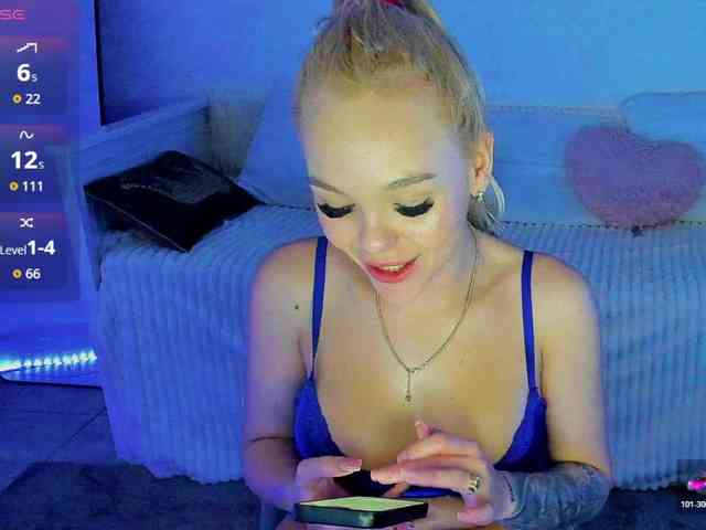 DaisyAbby03 webcam