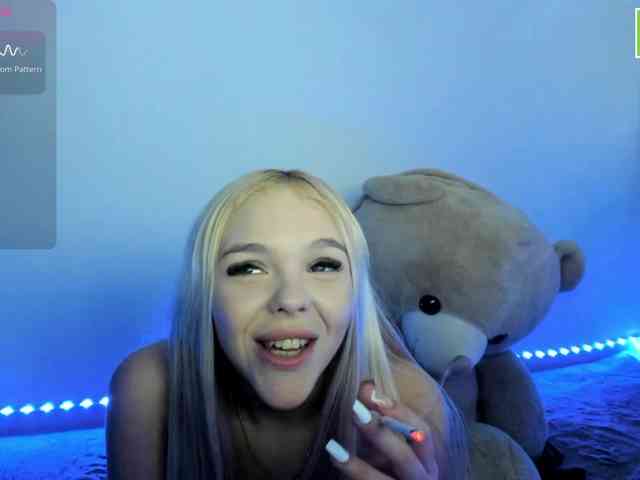DaisyAbby03 webcam