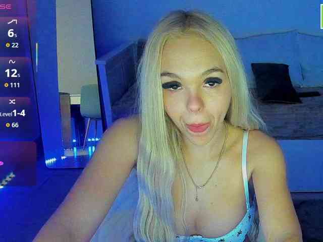 DaisyAbby03 webcam