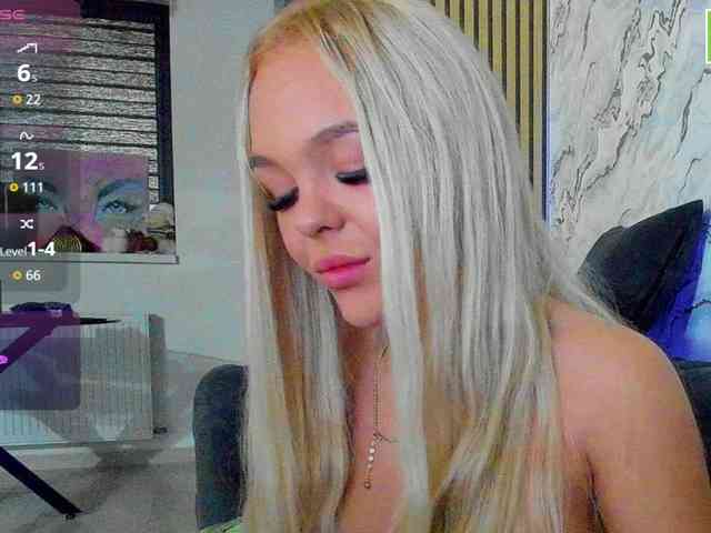 DaisyAbby03 webcam